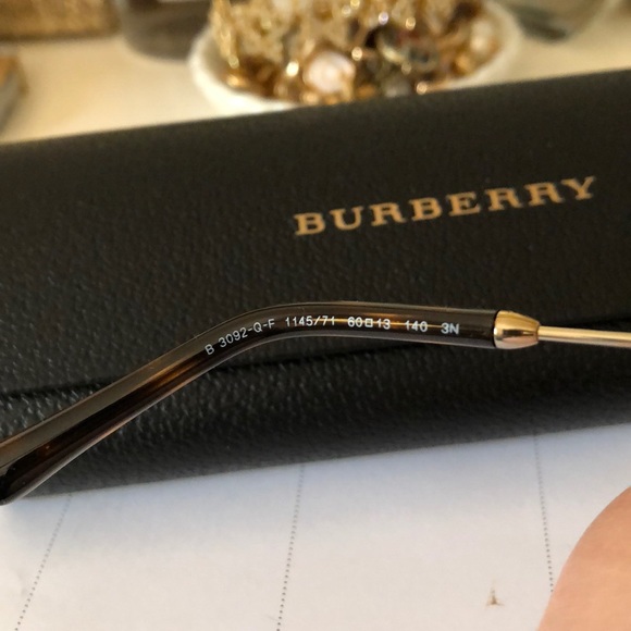 Burberry aviators! - Picture 3 of 7